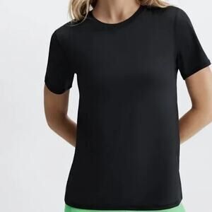NWT Fabletics Phoenix Lite Short-sleeve Top Black